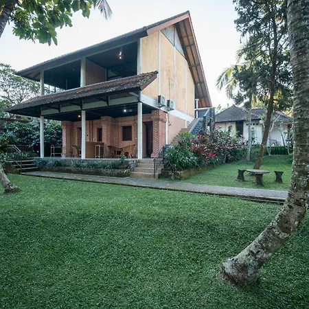 亚格索卡小屋酒店